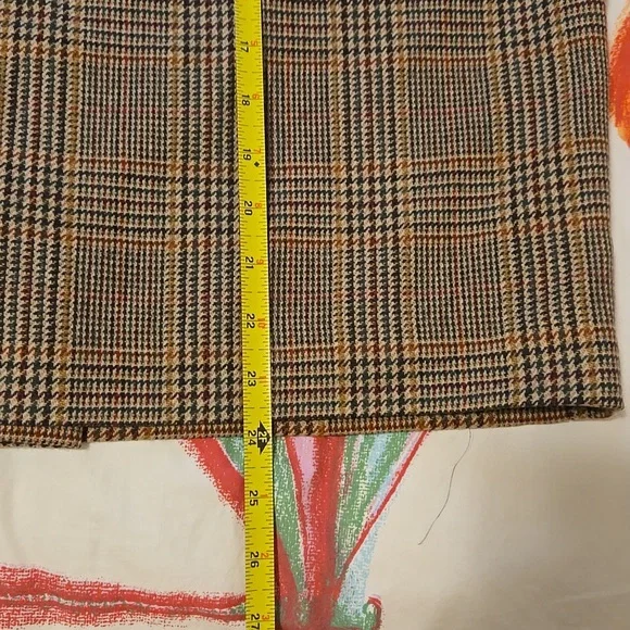 Nina Mclemore wool brown jacket and skirt,size 12. Used. Looks new.